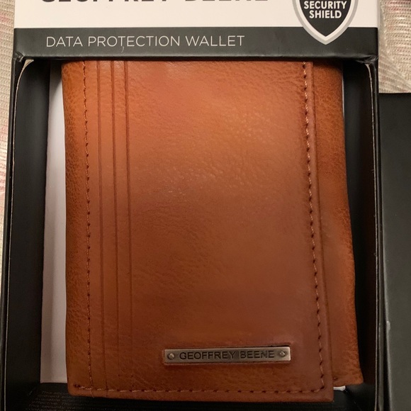 Geoffrey Beene leather wallet - Picture 2 of 2